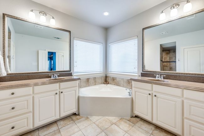 2209 Shakespeare St, House other with 3 bedrooms, 4 bathrooms and null parking in Carrollton TX | Image 20