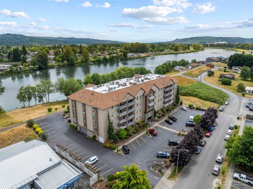 unit-102-1548 River Rd, Longview, WA, 98632-3293 | Card Image