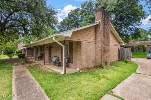 239 Walnut Ridge St, Ridgeland, MS, 39157-4122 | Card Image