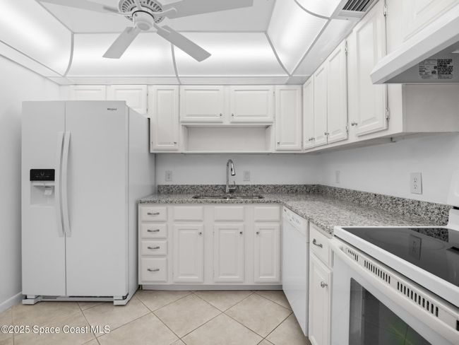 11206 - 2700 N Highway A1a, Condo with 2 bedrooms, 2 bathrooms and null parking in Indialantic FL | Image 5