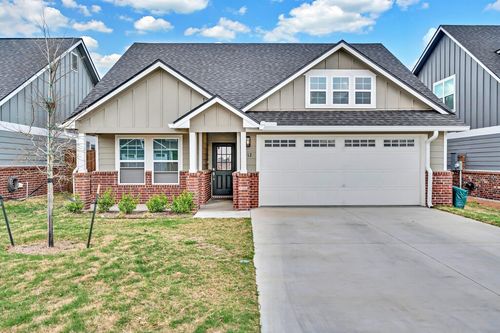 412 Travis Drive, McGregor, TX, 76657 | Card Image