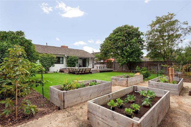 420 Cabrillo St, House other with 3 bedrooms, 2 bathrooms and 5 parking in Costa Mesa CA | Image 4