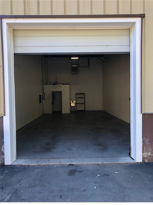 17 Industrial Dr, Smithfield, RI, 02917-1516 | Card Image
