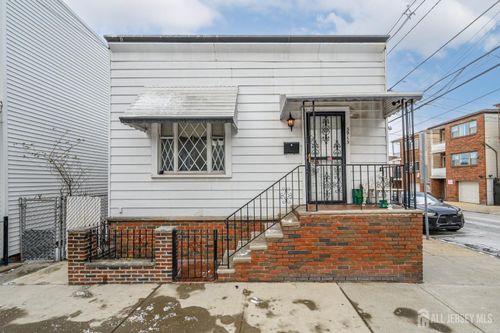 5915 Jefferson St, West New York, NJ, 07093-1309 | Card Image