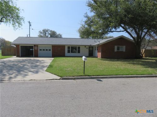 1339 Mockingbird Ln, Seguin, TX, 78155-3940 | Card Image