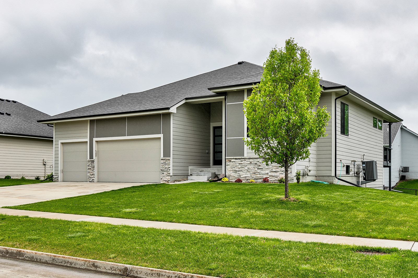 Bobcat Dr, Waukee, IA 50263