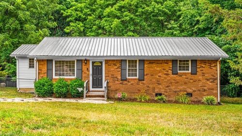 5479 Kimberly Ln, Trinity, NC, 27370-8566 | Card Image