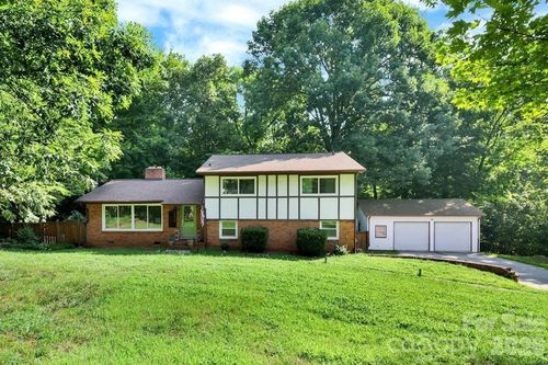 2311 Laurelwood Cir, Charlotte, NC, 28214-2827 | Card Image