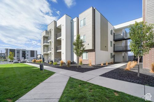 1126 W 250 S, American Fork, UT, 84003-4889 | Card Image