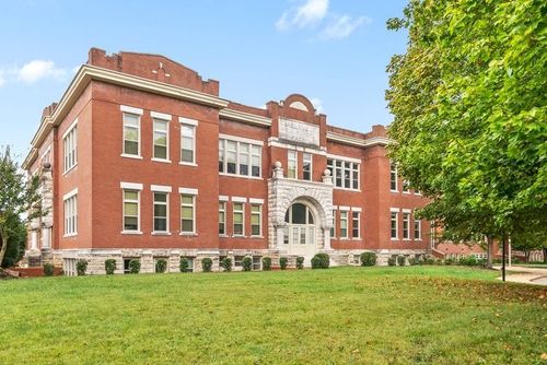 300 Greenwood Ave, Clarksville, TN, 37040-3783 | Card Image