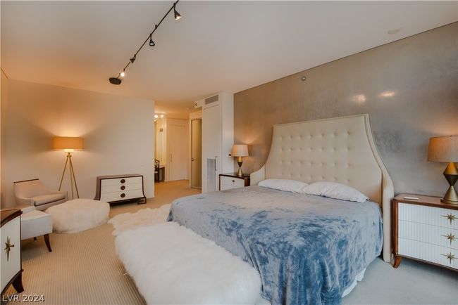 UNIT-3207 - 3722 Las Vegas Blvd, Home with 3 bedrooms, 2 bathrooms and null parking in Las Vegas NV | Image 13