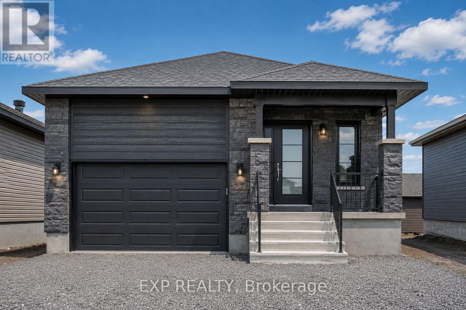 Residential Lease in Russell