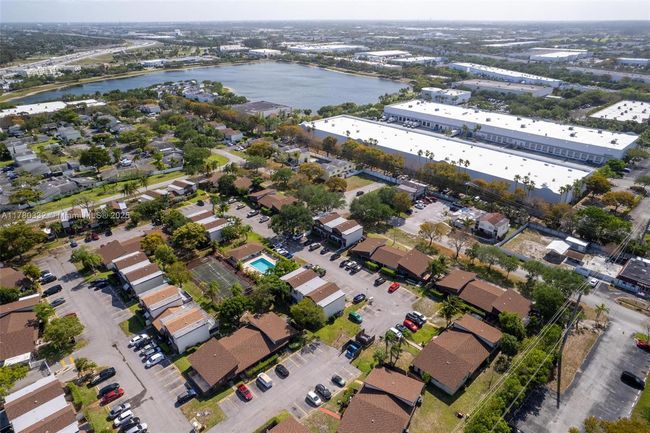 APT-33 - 3200 Nw 5 Th Ter, Townhouse with 2 bedrooms, 2 bathrooms and null parking in Pompano Beach FL | Image 22
