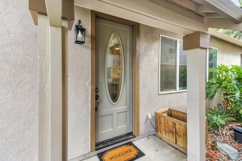 1006 Vanston Way, Roseville, CA, 95747-6431 | Card Image