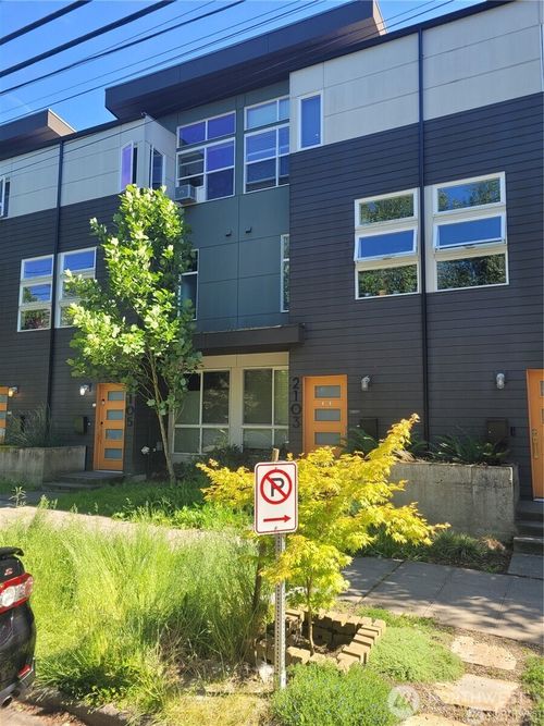 2103 E Alder St, Seattle, WA, 98122-5921 | Card Image