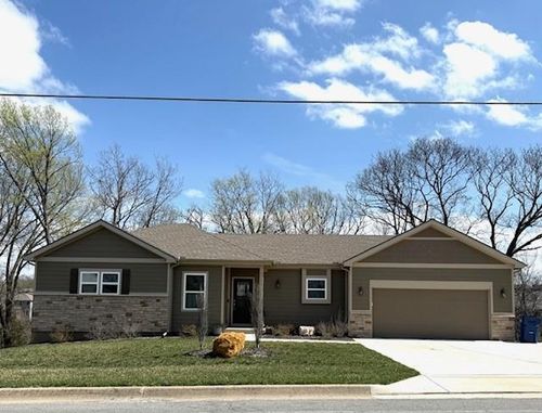 8355 Kill Creek Rd, De Soto, KS, 66018-9430 | Card Image