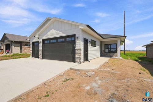 916 S Tinley Ave Avenue, Brandon, SD, 57005 | Card Image