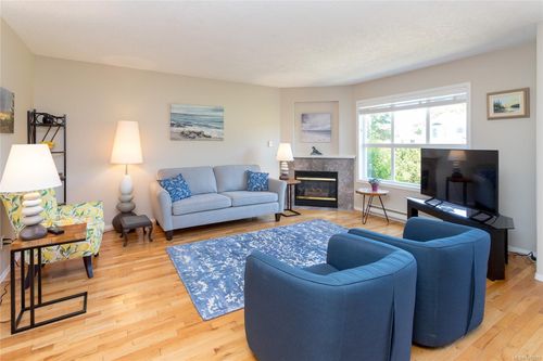 d-10124 Resthaven Dr, Sidney, BC, V8L3G6 | Card Image