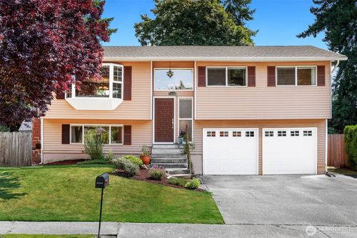 18109 56th Avenue W, Lynnwood, WA, 98037 | Card Image