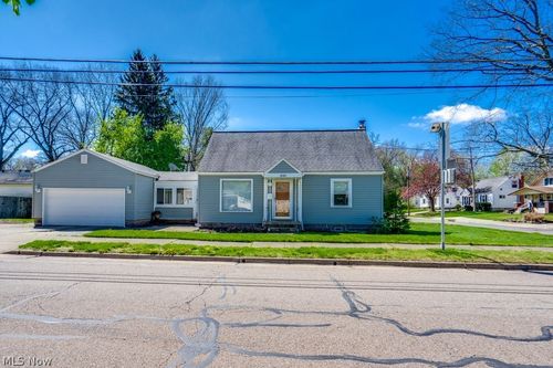 2048 Congo St, Akron, OH, 44305-3771 | Card Image