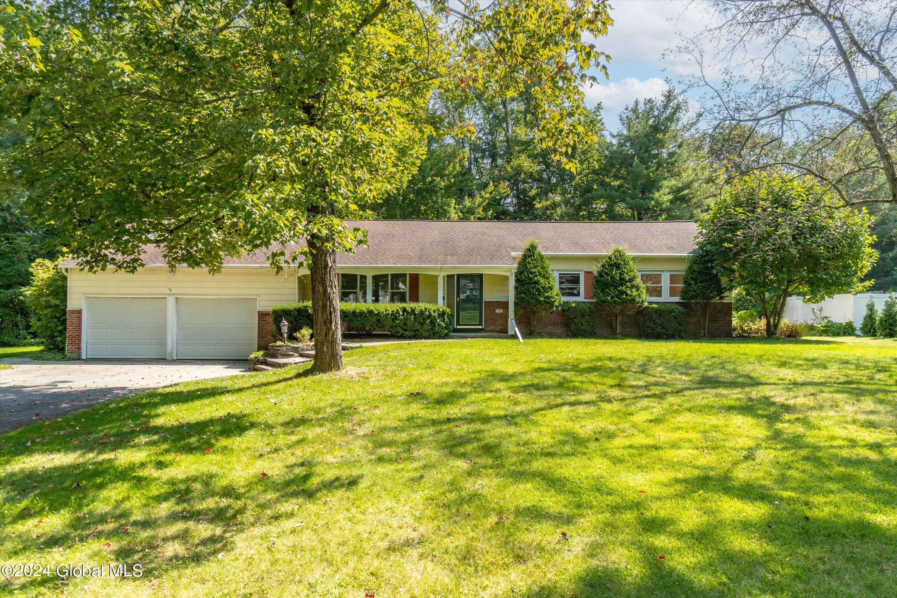 Sweet Brier Dr, Ballston Lake, NY 12019