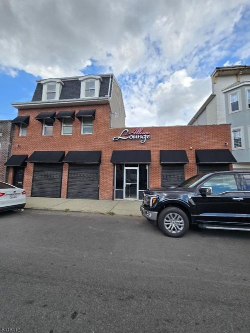 415 Halsey St, Newark, NJ, 07102-2419 | Card Image