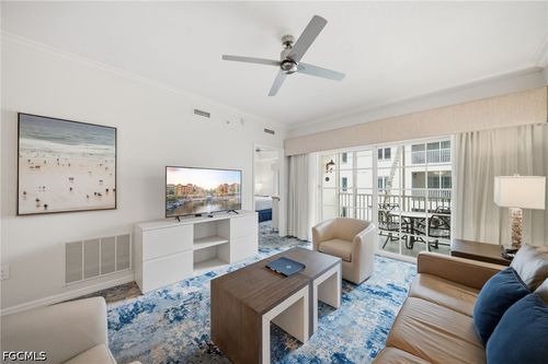 206-221 9th St S, NAPLES, FL, 34102-6258 | Card Image
