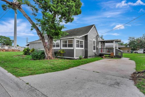 806 3rd Ave W, Palmetto, FL, 34221-4808 | Card Image