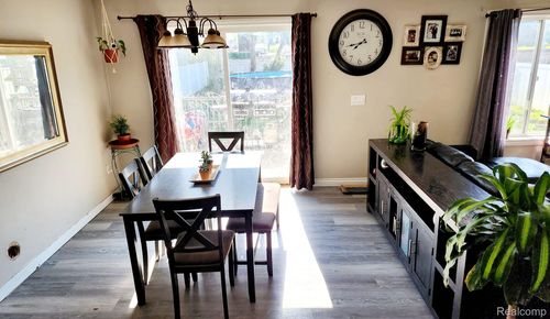 61 Narrin St, Ortonville, MI, 48462-8711 | Card Image