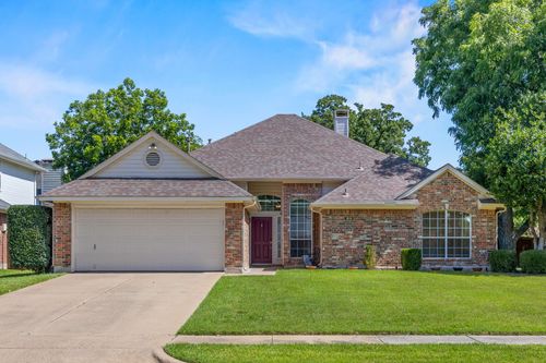 1919 Wood Crest Dr, Grapevine, TX, 76051-7053 | Card Image