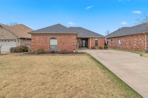 110 Sancerre Dr, Maumelle, AR, 72113-6978 | Card Image