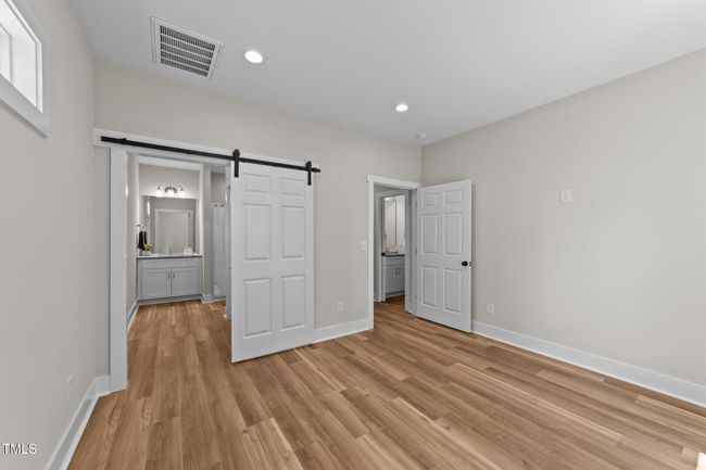 412 N Green Master Bedroom | Image 23