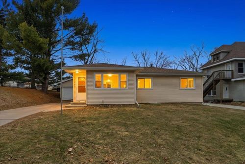 124 N College Street, Cedar Falls, IA, 50613 | Card Image