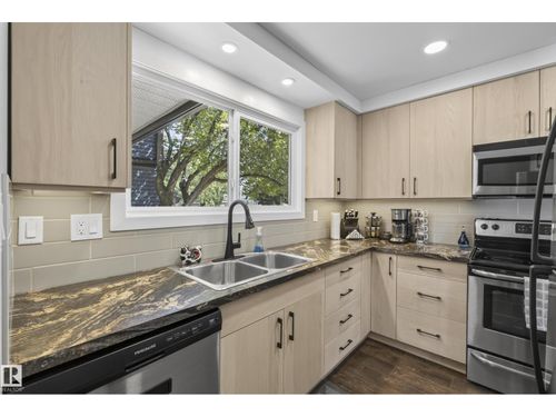 3522 42 St Nw, Edmonton, AB, T6L5A1 | Card Image