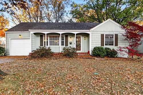 5543 Roeland Dr, Roeland Park, KS, 66205-2820 | Card Image