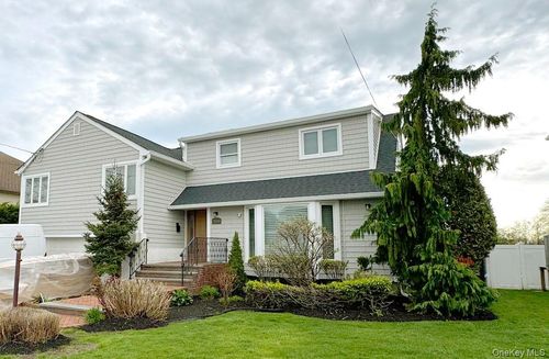 3544 Woodward St, Oceanside, NY, 11572-4531 | Card Image