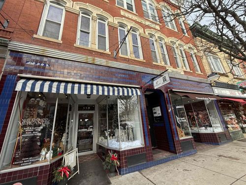 1-111 Water St, Exeter, NH, 03833-2456 | Card Image