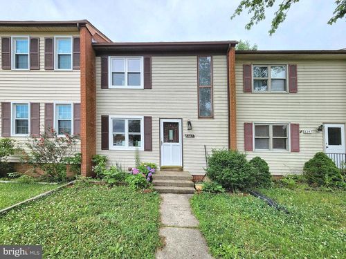 8245 Wycliffe Ct, MANASSAS, VA, 20109-3427 | Card Image
