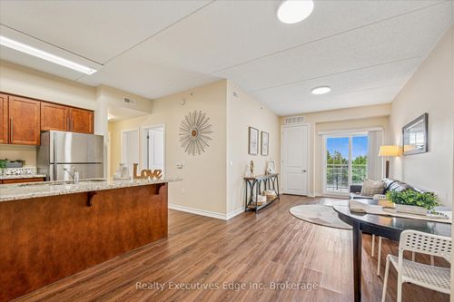 323-1077 Gordon St, Guelph, ON, N1G0E3 | Card Image