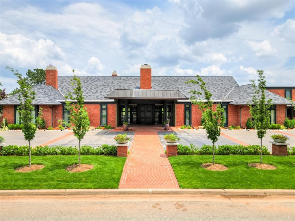 Country Club Dr, Oklahoma City, OK 73116