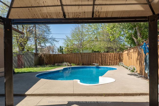 14 Albion Cres, House attached with 5 bedrooms, 3 bathrooms and 4 parking in Brampton ON | Image 34