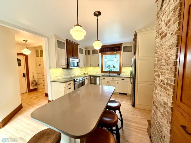 Eat-in Kitchen | Image 21