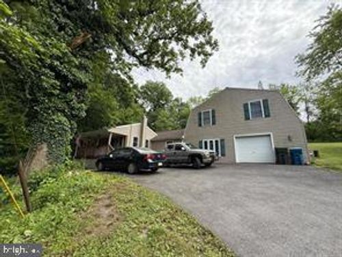 4810 Fake Rd, YORK, PA, 17406-6129 | Card Image