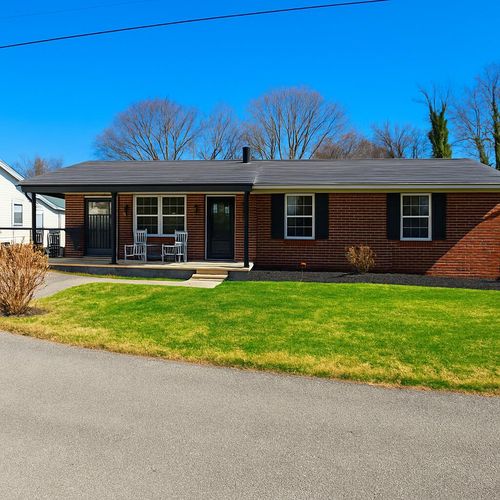 414 Riddell Ct, Irvine, KY, 40336-1042 | Card Image