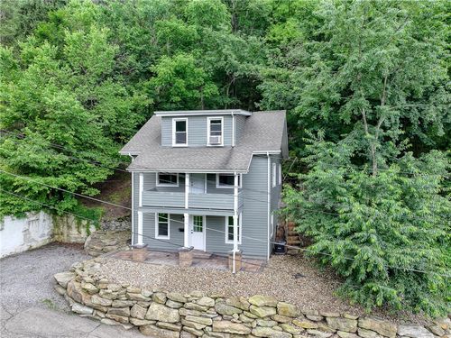 8 Valley St, Etna, PA, 15223-1816 | Card Image
