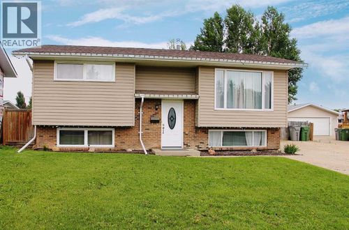 4724 28 St, Lloydminster, SK, S9V1G9 | Card Image