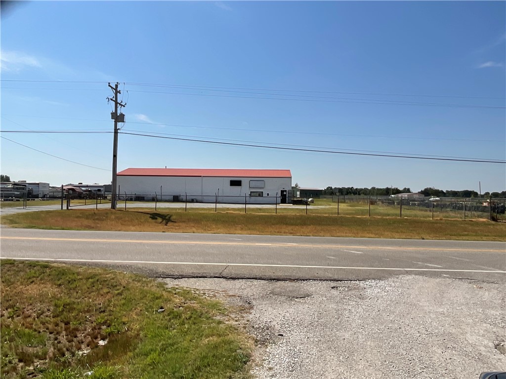 64571 E 290 Rd, Grove, OK 74344
