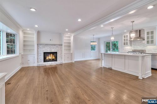 48 Oak Dr, Roseland, NJ, 07068-1431 | Card Image