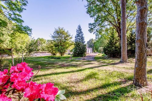 524 Dawn Cir, Charlotte, NC, 28213-6812 | Card Image