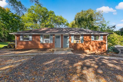 318 Davis Dr, Clarksville, TN, 37040-3803 | Card Image